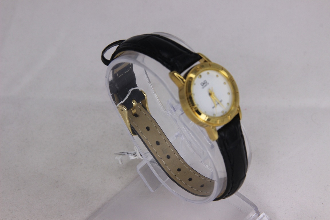 Q&Q Q857-101